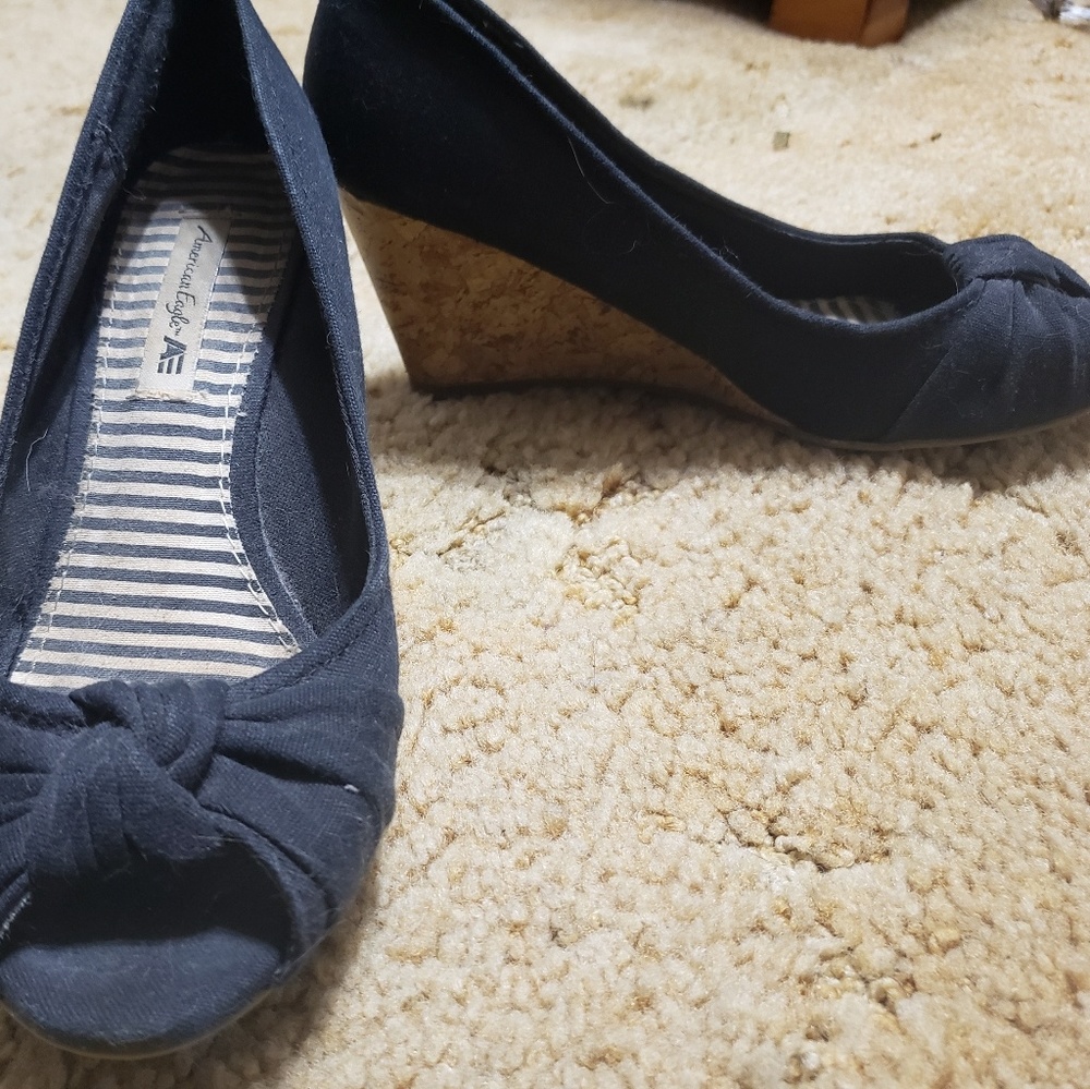 Black wedge shoe